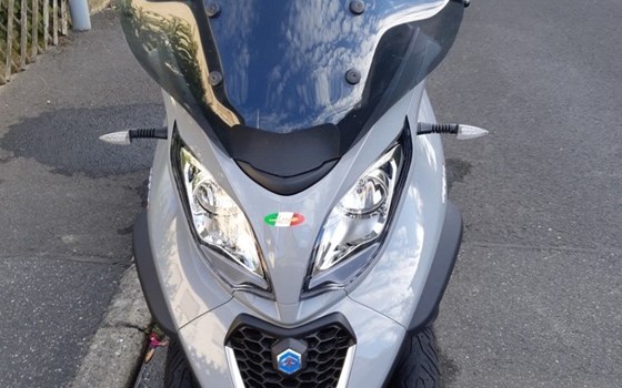 Gebrauchtmotorrad Piaggio MP3 400 - Bild 2