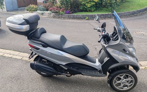 Gebrauchtmotorrad Piaggio MP3 400 - Bild 3