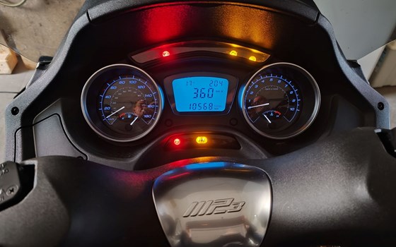 Gebrauchtmotorrad Piaggio MP3 400 - Bild 5