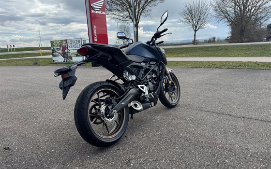 Gebrauchtmotorrad Honda CB125R - Bild 3