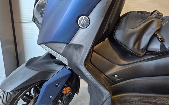 Gebrauchtmotorrad Yamaha XMAX 400 - Bild 8