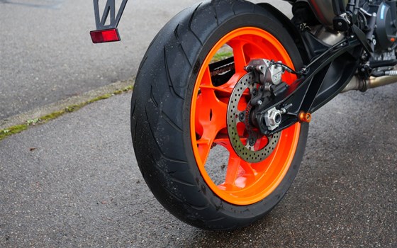 Gebrauchtmotorrad KTM 890 Duke - Bild 9