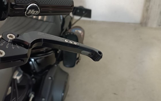 Gebrauchtmotorrad Harley-Davidson Dyna Street Bob FXDB - Bild 13