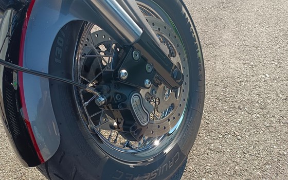 Gebrauchtmotorrad Harley-Davidson Dyna Street Bob FXDB - Bild 9