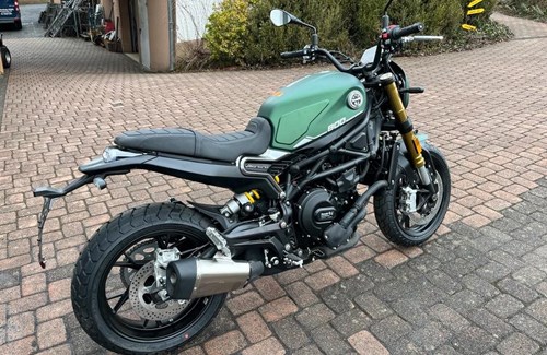 Neumotorrad Benelli Leoncino 800