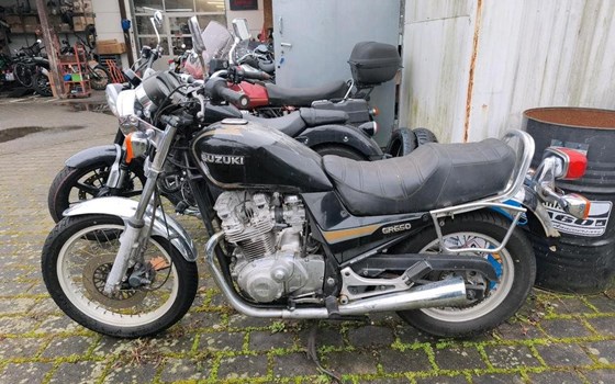 Gebrauchtmotorrad Suzuki GR 650 Tempter - Bild 1
