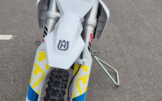 Neufahrzeug Husqvarna EE 3 - Bild 3