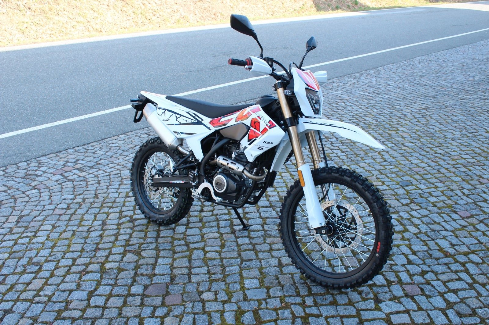 QJ Motor COV 125X