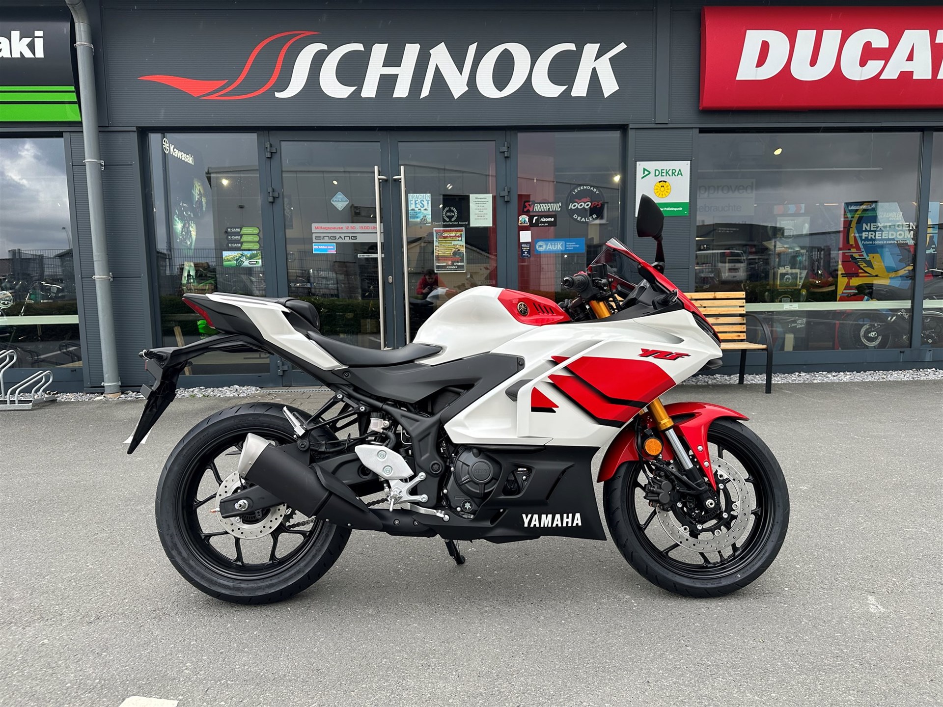 Yamaha R3