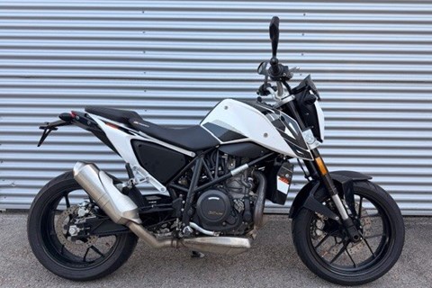 Mittelklasse Naked Bikes für jedes Budget!