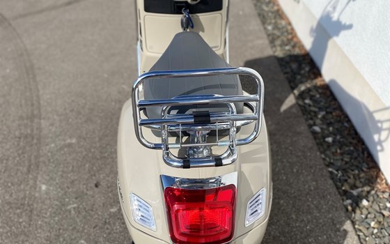 Gebrauchtmotorrad Vespa GTS 300 - Bild 6