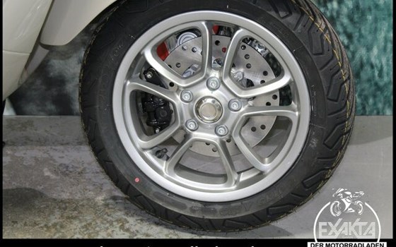 Gebrauchtmotorrad Vespa GTS 310 - Bild 21