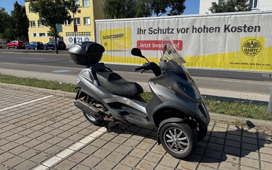 Gebrauchtmotorrad Piaggio MP3 400 - Bild 3