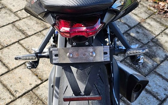 Motorrad Occasion Triumph Street Triple - Bild 4