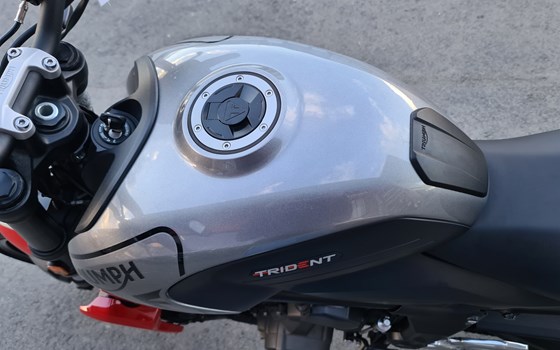Gebrauchtmotorrad Triumph Trident 660 - Bild 11