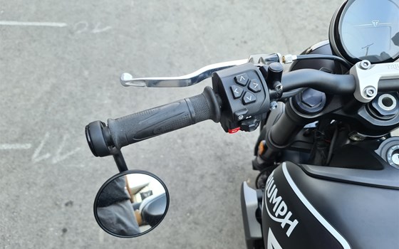 Gebrauchtmotorrad Triumph Trident 660 - Bild 8