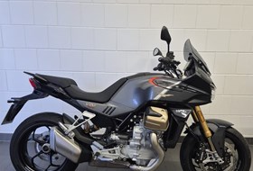 Moto Guzzi V100 Mandello S