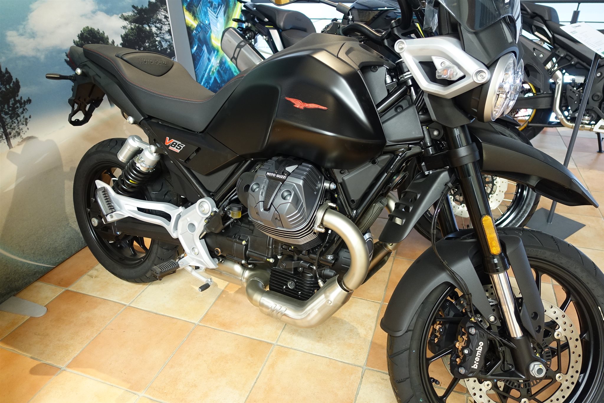 Moto Guzzi V85 Strada