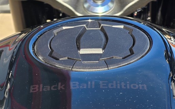 Neufahrzeug Kawasaki Z900 RS Black Ball Edition - Bild 12