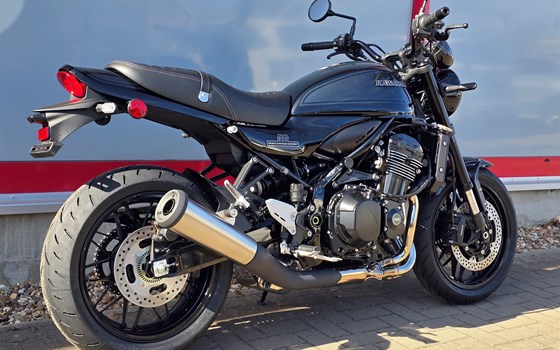 Neufahrzeug Kawasaki Z900 RS Black Ball Edition - Bild 3