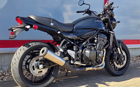 Neufahrzeug Kawasaki Z900 RS Black Ball Edition - Bild 18