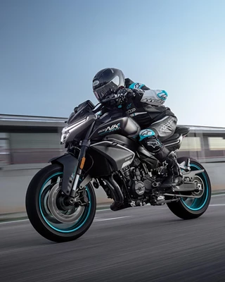 CFMOTO 800NK Advanced (Nebula Black) - Bild 2
