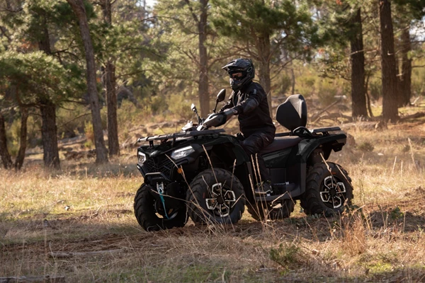 CFMOTO CFORCE 520 L (Nebula Black) - Bild 2