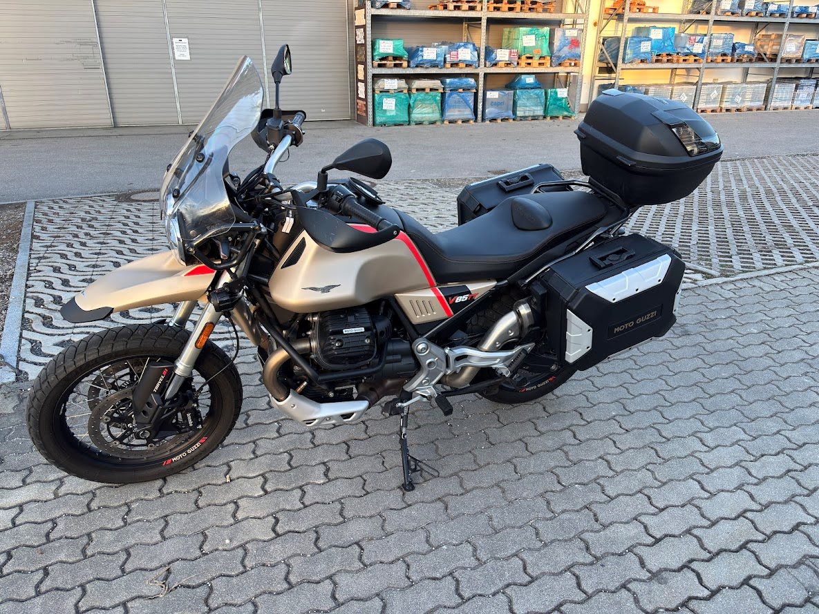 Moto Guzzi V85 TT Travel