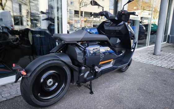 Gebrauchtmotorrad BMW CE 04 - Bild 3