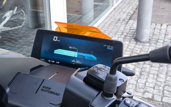 Gebrauchtmotorrad BMW CE 04 - Bild 7