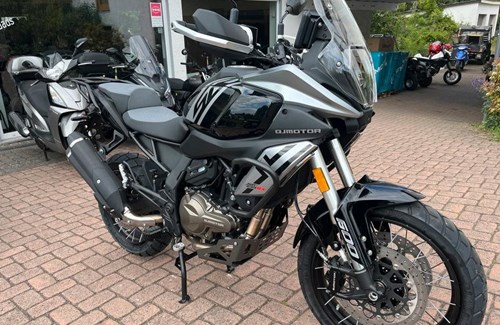 Neumotorrad QJ Motor SRT 600 SX