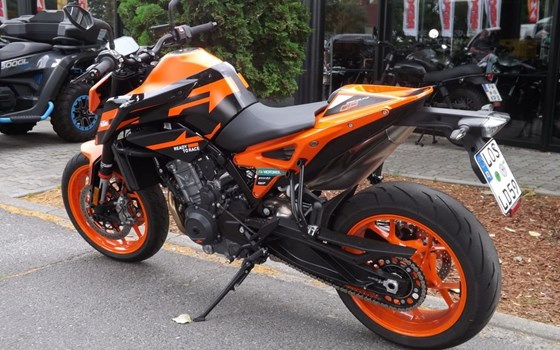 Neufahrzeug KTM 890 Duke GP - Bild 8
