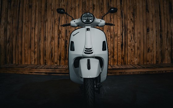 Neufahrzeug Vespa GTS 125 - Bild 3