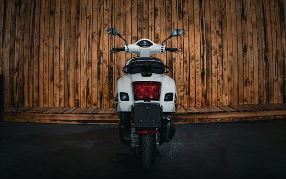 Neufahrzeug Vespa GTS 125 - Bild 6