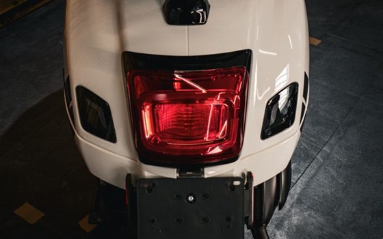 Neufahrzeug Vespa GTS 125 - Bild 9