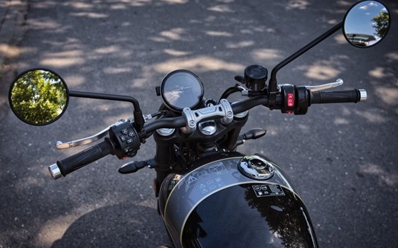 Gebrauchtmotorrad Triumph Speed Twin 900 - Bild 10