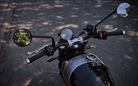 Gebrauchtmotorrad Triumph Speed Twin 900 - Bild 11