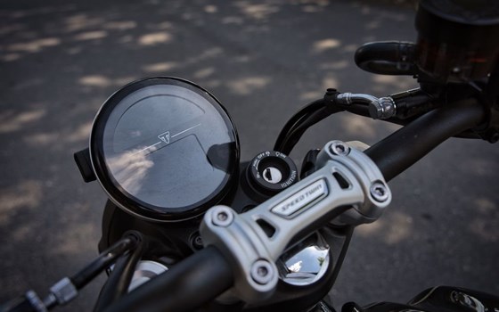 Gebrauchtmotorrad Triumph Speed Twin 900 - Bild 12