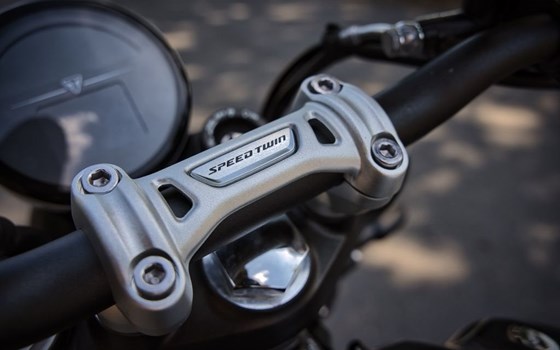 Gebrauchtmotorrad Triumph Speed Twin 900 - Bild 13