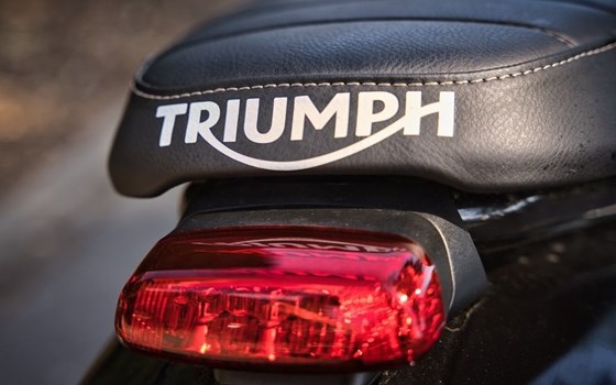 Gebrauchtmotorrad Triumph Speed Twin 900 - Bild 9
