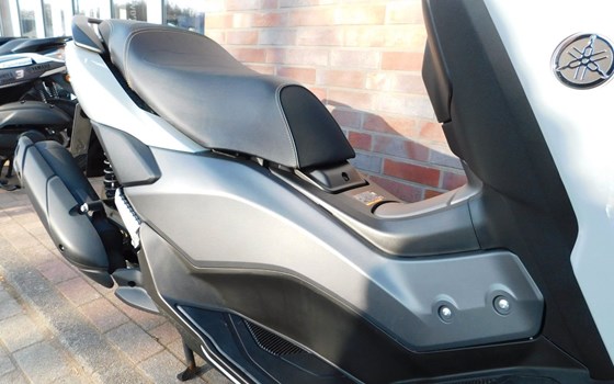 Gebrauchtmotorrad Yamaha NMAX 125 Tech MAX - Bild 16