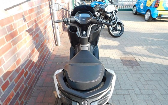 Gebrauchtmotorrad Yamaha NMAX 125 Tech MAX - Bild 9