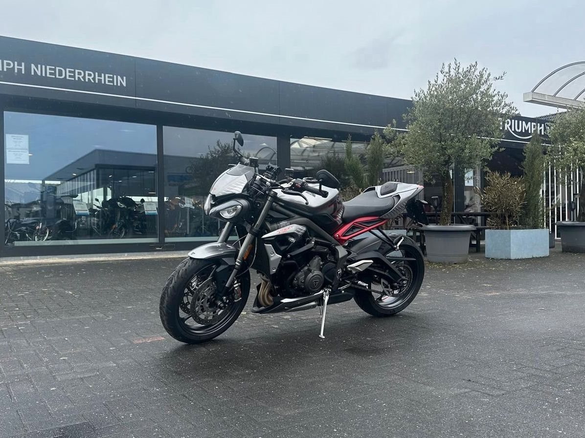 Triumph Street Triple RS