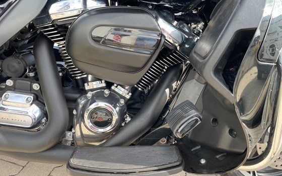 Gebrauchtmotorrad Harley-Davidson CVO Road Glide Limited FLTRKSE - Bild 11