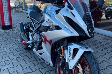 Suzuki GSX-8R