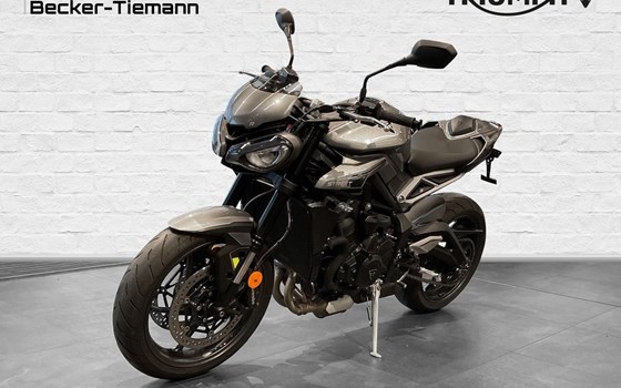 Gebrauchtmotorrad Triumph Street Triple R - Bild 1