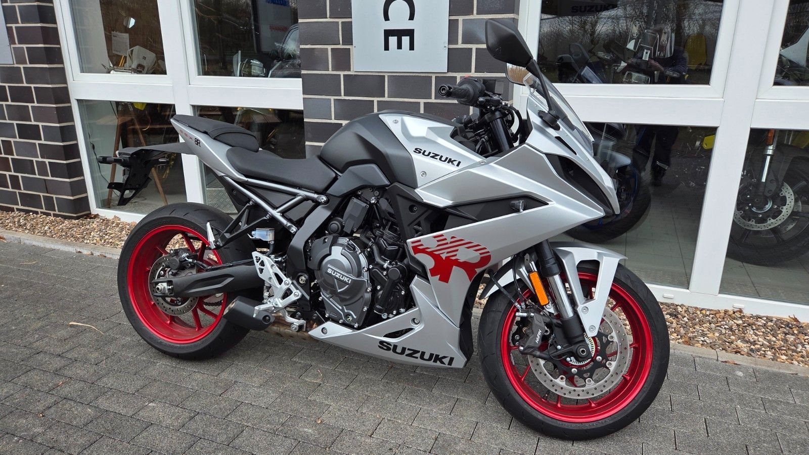 Suzuki GSX-8R