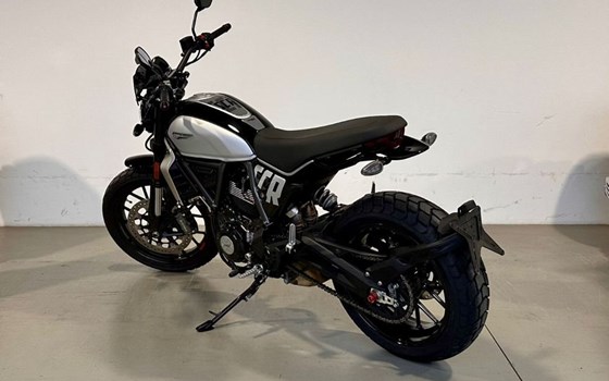 Gebrauchtmotorrad Ducati Scrambler Icon - Bild 4