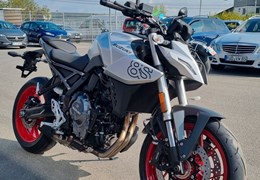 Neumotorrad Suzuki GSX-8S