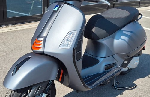 Neumotorrad Vespa GTS 125 i.e. Super Sport